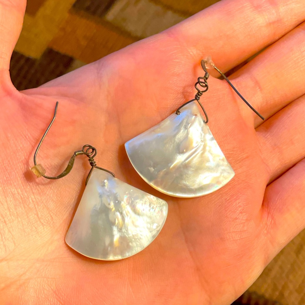 White shell earrings